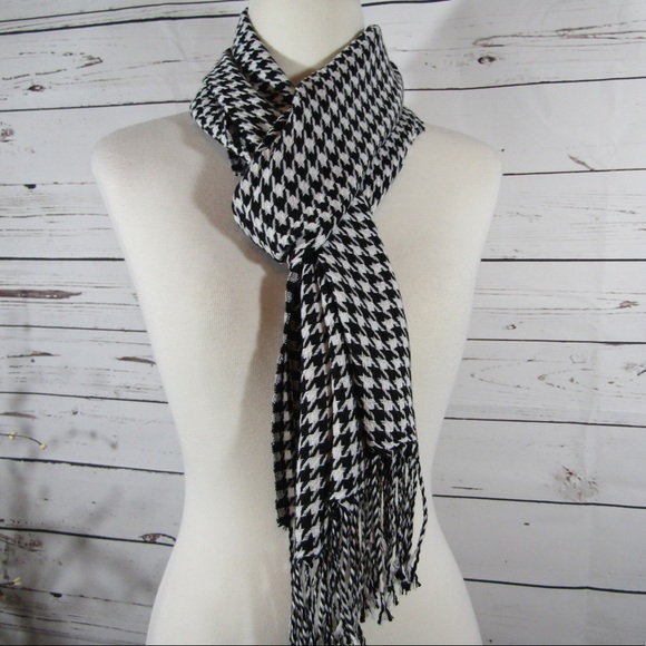 Houndstooth scarf - Picture 3 of 5